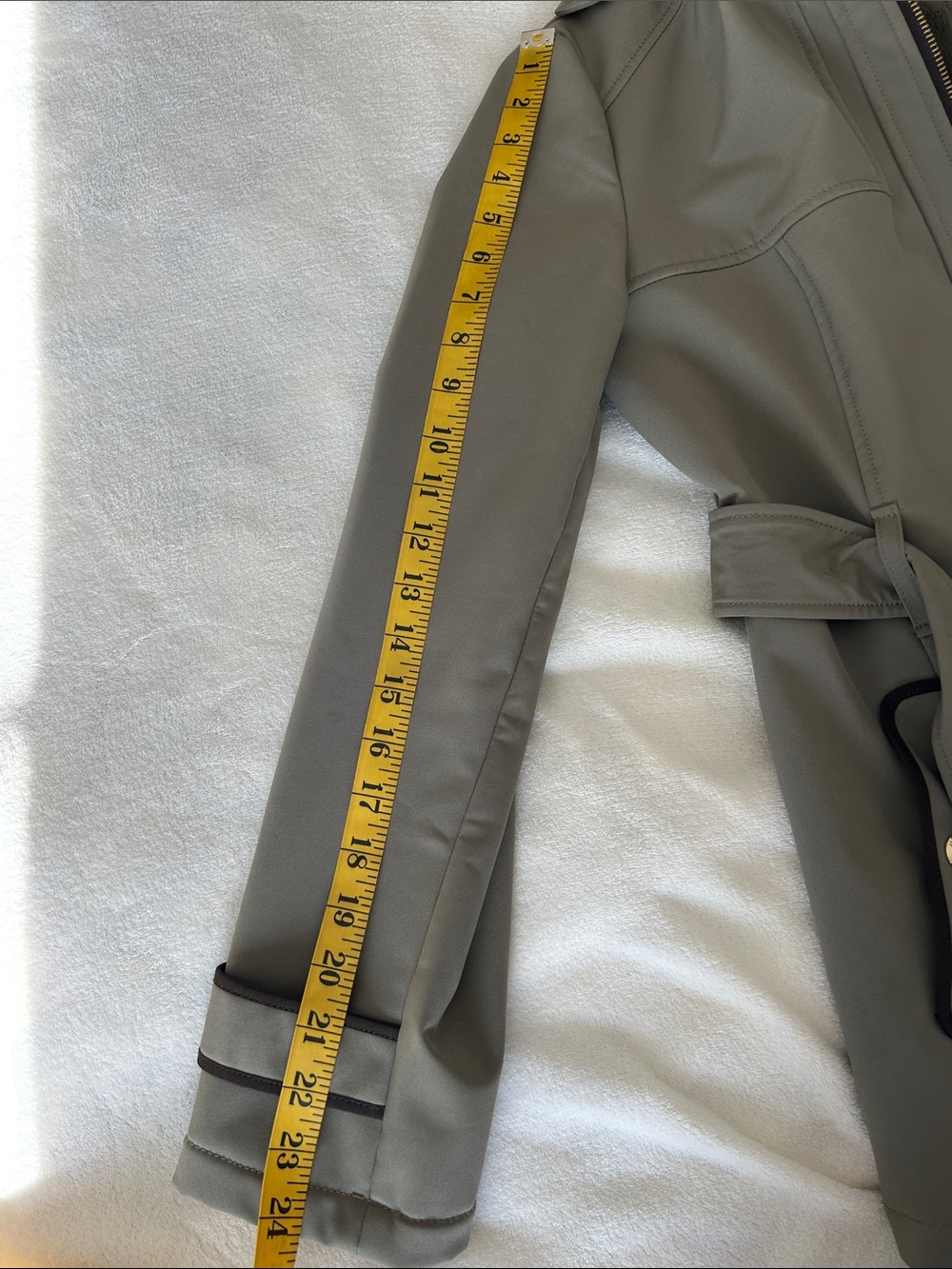 Michael Kors Women’s Softshell Olive Green Belted Jacket With Hidden Hood Size M - Picture 11 of 11